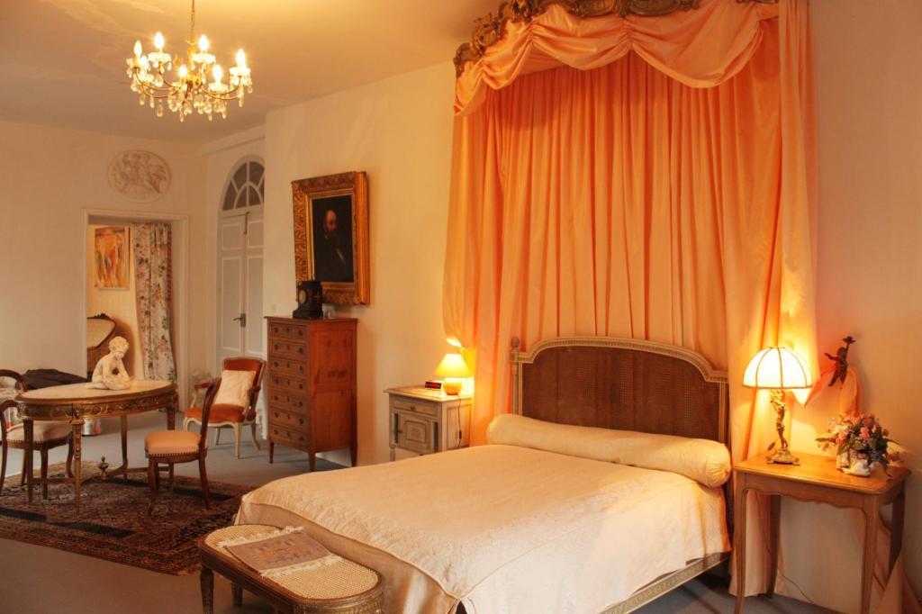 Château Du Bois Glaume Poligné Quarto foto