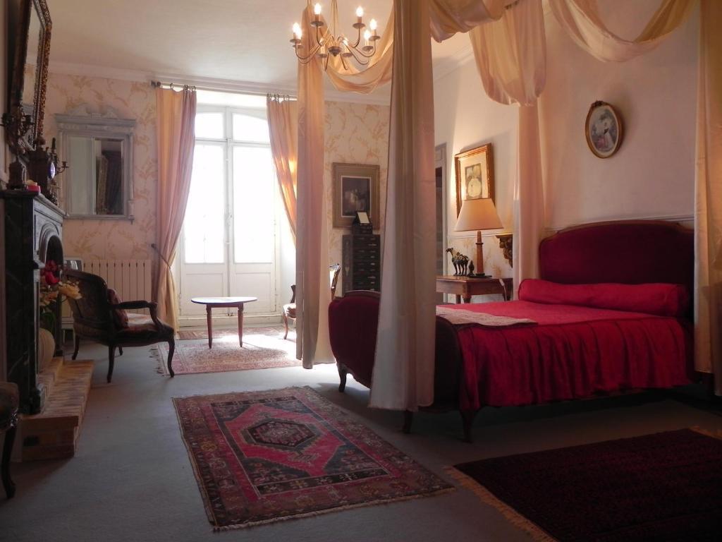 Château Du Bois Glaume Poligné Quarto foto